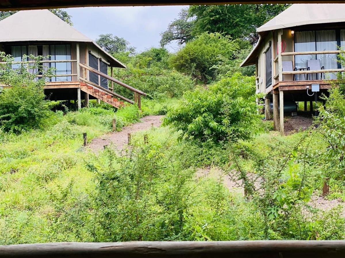 Muchenje Xhabe Safari Lodge Chobe מראה חיצוני תמונה