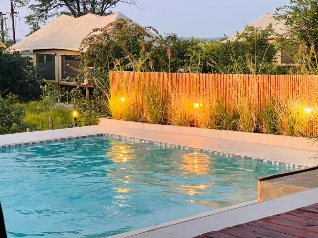 Muchenje Xhabe Safari Lodge Chobe מראה חיצוני תמונה